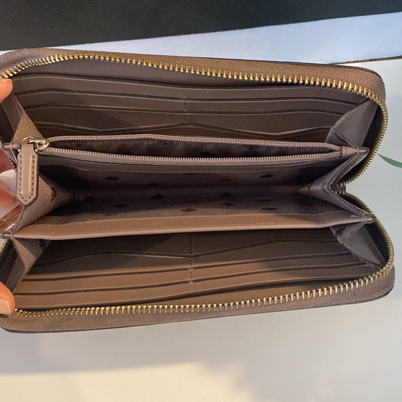 Kate Spade Wallet - Picture 8 of 9
